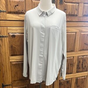 Athleta Gray Casual Button Down Shirt